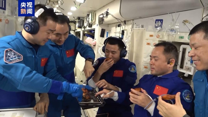 1762234913451705.jpg 7a5fc281b80e219f8c522db05a3730a5_w700d1q75cms.jpg